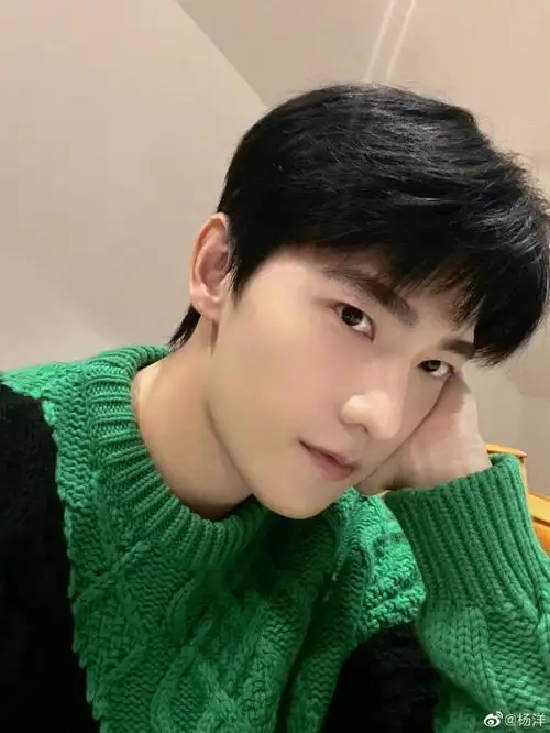 杨洋自拍他拍00