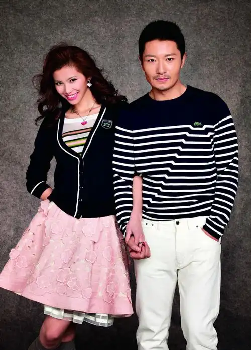 李宗翰白色情人节携嫩模拍大片 秀甜蜜浪漫