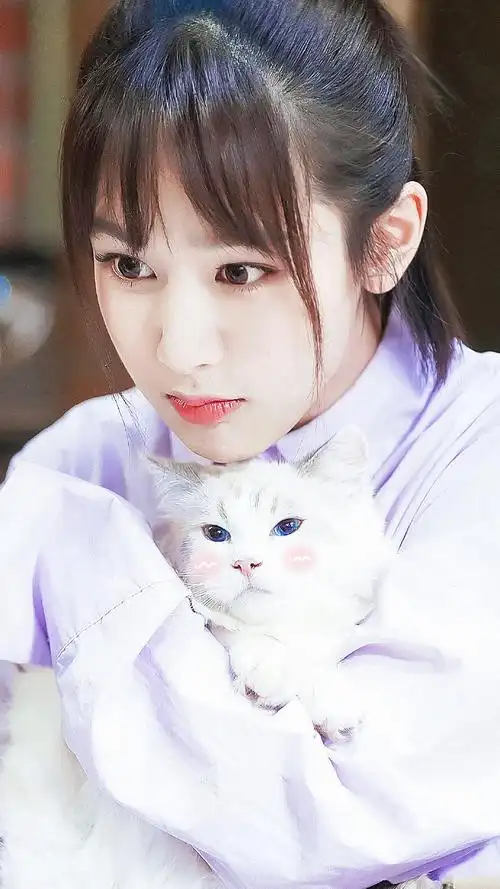 杨紫#  鱿鱼殿下佟年生日快乐@爱唱歌的鱿小鱼  愿你找到亲爱的,哺汉