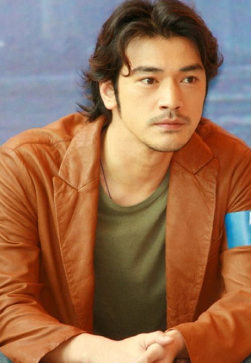 潮流不老:帅过陈冠希,一提到帅就会想起来的金城武!