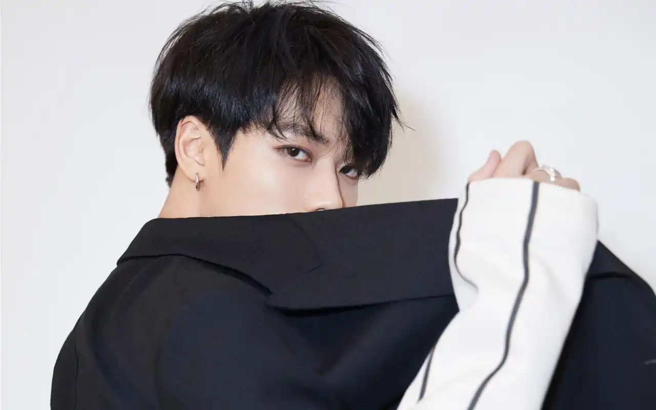 林彦俊迷人帅气写真图片桌面壁纸