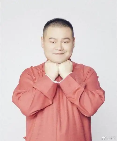 岳云鹏5登春晚,成为郭德纲得意弟子,为什么岳云鹏招人喜爱!