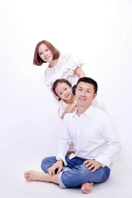 一家三口的全家福太好玩儿了.