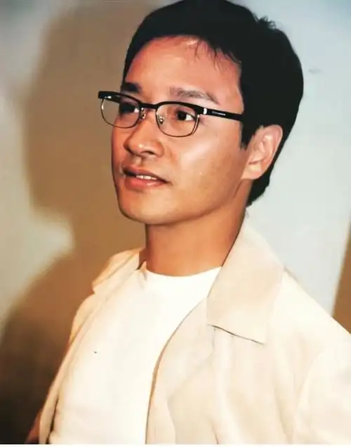 重温最美眼镜男子 张国荣 多个眼镜造型