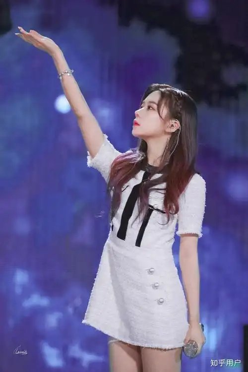 火箭少女101的成员张紫宁有哪些好看的图