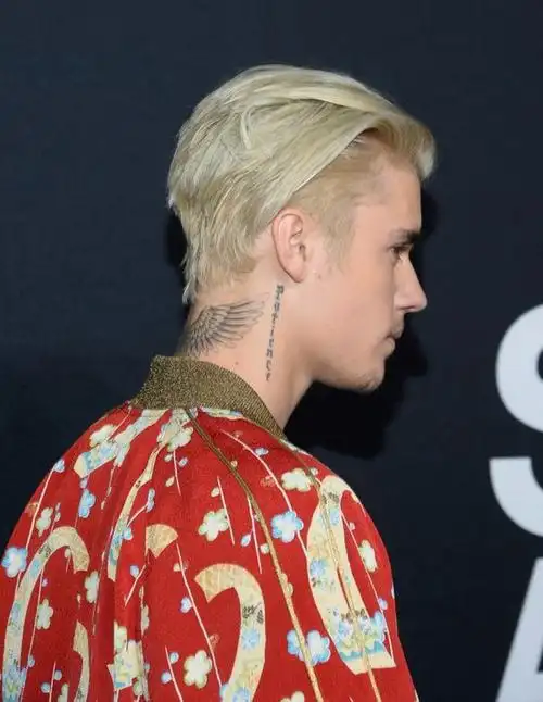 盘点小贾 justin bieber 身上 6 个刺青图案,这些纹身背后有著满满