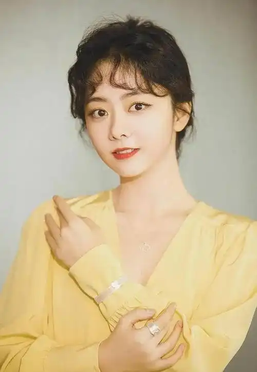 当初以为谭松韵会和他在一起,没想到现在已经物是人非