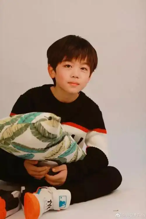 我和我的祖国年纪最小男主曾深受徐峥赞赏10岁已是小戏骨