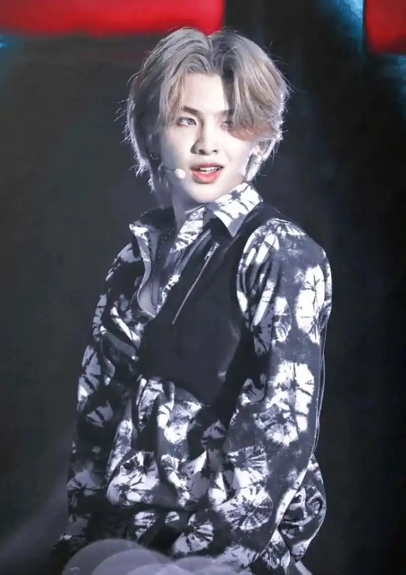 回味马来西亚银色长发的昊哥98#黄明昊 #justin黄明昊 - 抖音