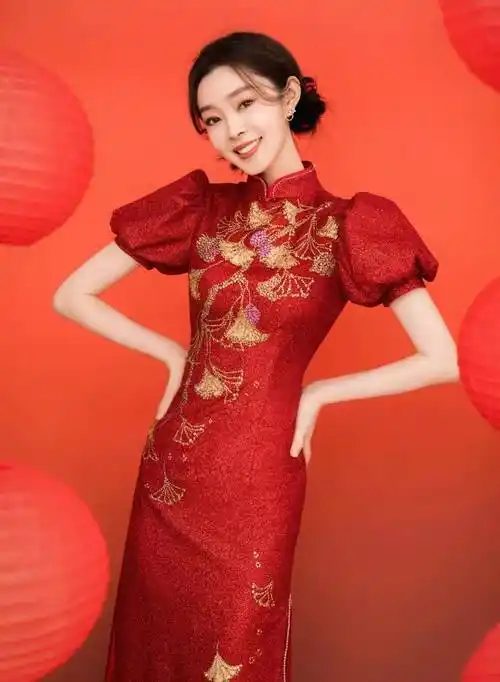 在央视的镜头下,宋轶真是美得不可方物_旗袍_传承_气质