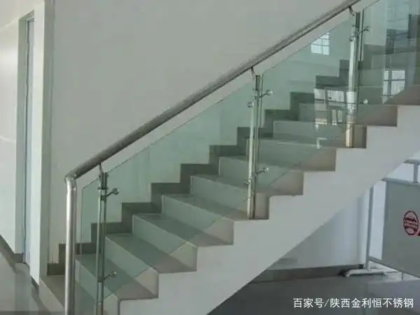 不锈钢玻璃扶手有哪些特点?