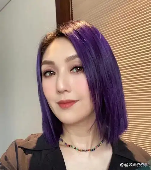 杨千嬅湛江游玩被拍,皮肤松弛满脸皱纹显老态,网友调侃又老又壮