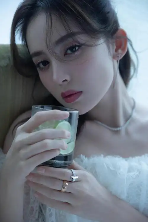 古力娜扎2021724自然堂活动图