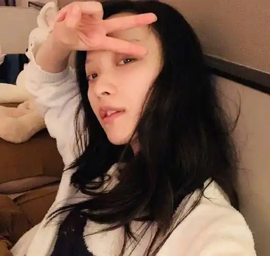 倪妮晒自拍为高考加油,看到她的穿着,就感觉热气膨胀_冯绍峰_井柏然