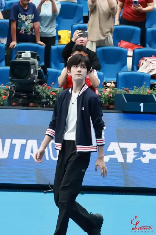 中网#易烊千玺丨中国网球公开赛挑边🎾北京·国家网球馆钻石球场