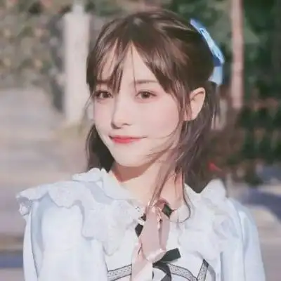 关注公众号"趣味表情包"或者直接扫下面拿图二维码,get更多头像趣图