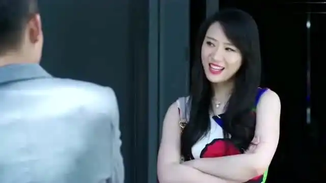 隋然买了新车,竟然还来王露露面前显摆,这表情太逗了