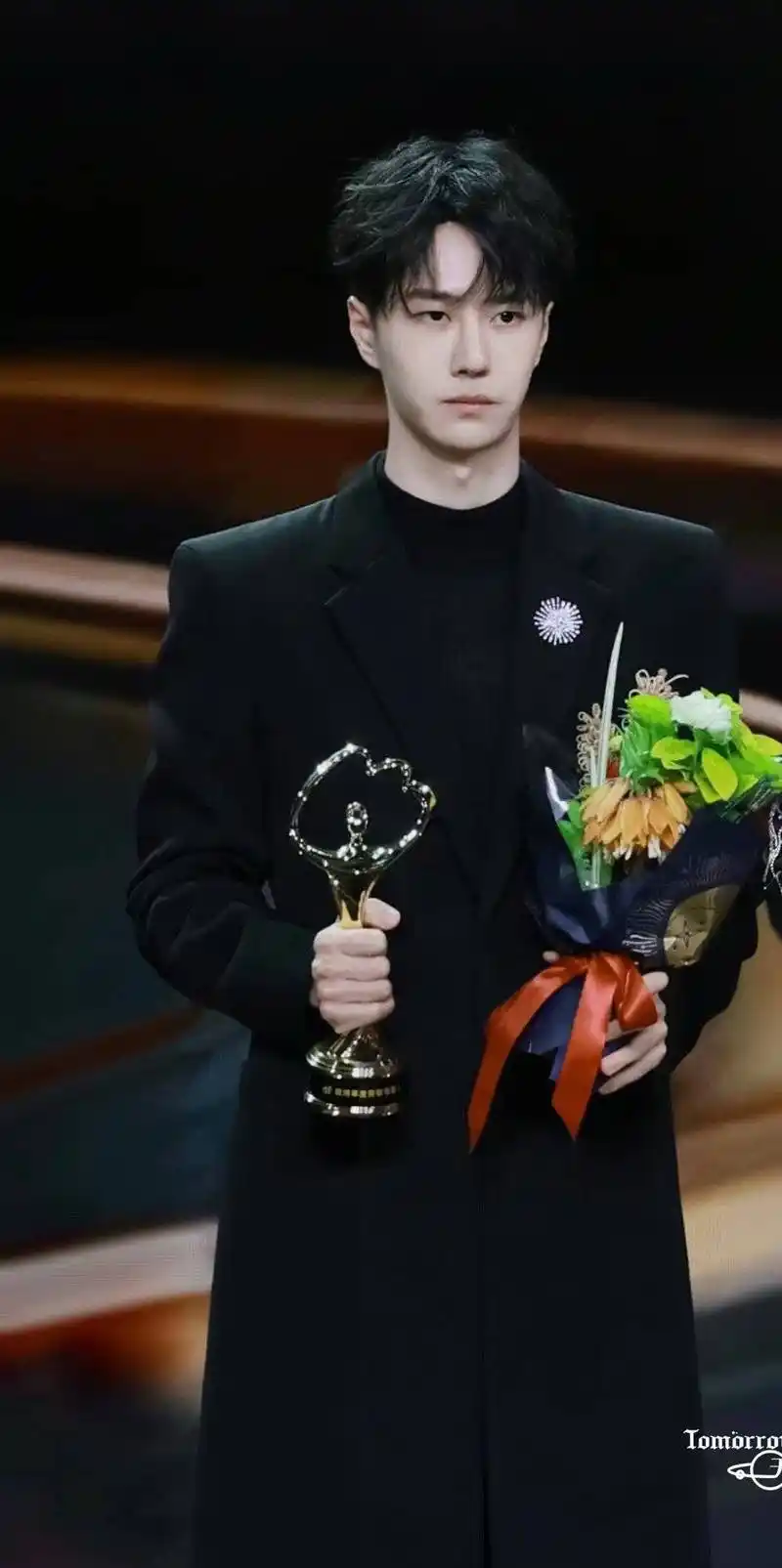 微博之夜星光熠熠,青年演员王一博大放异彩