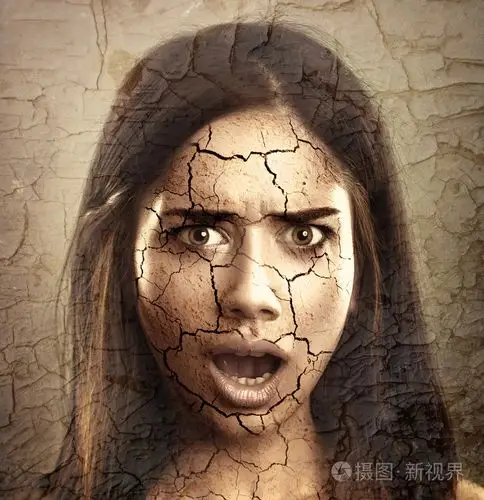 皮肤护理概念干裂纹脸的女人