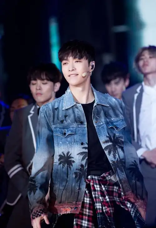 张艺兴《快乐大本营》高清图片