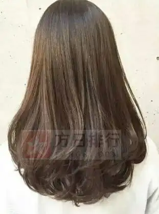 长发烫发尾发型图片2022 中长发烫发尾卷显老吗-方日排行