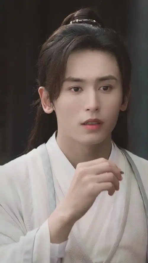 不是郭迦南疑似山河令张哲瀚真替身发博晒照称是他的光替