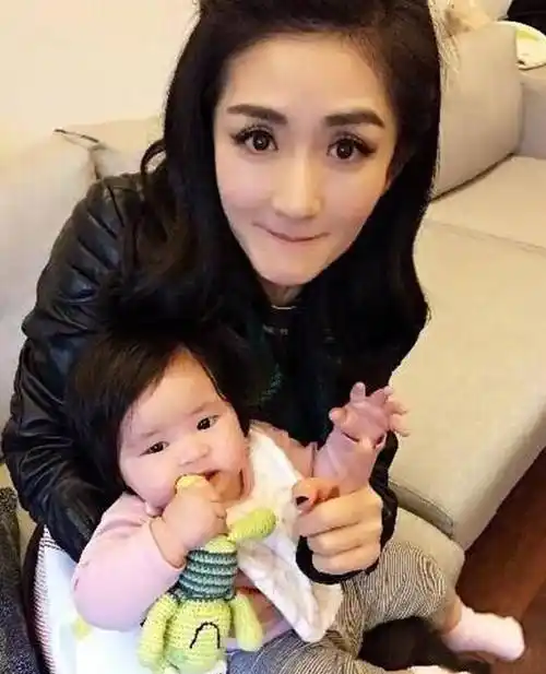 谢娜二胎疑似又怀了双胞胎网友真的是做试管婴儿吗