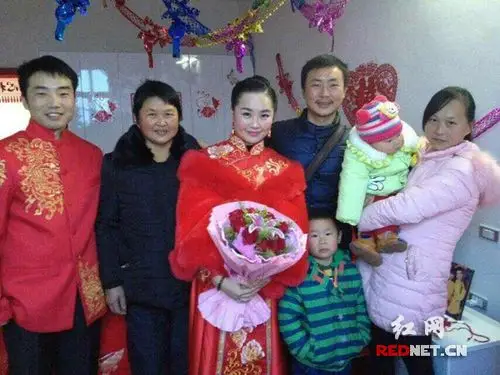 医生的婚礼:脱了婚纱赶晚班