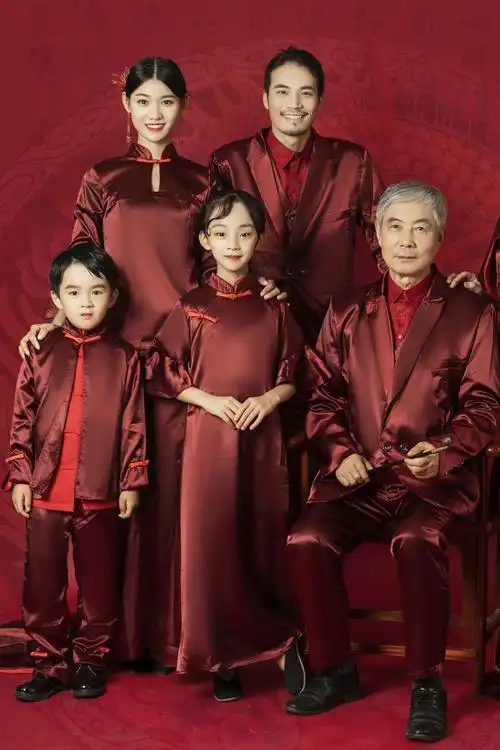 服装影楼亲子主题拍照唐装六口全家福一家新款民族服装