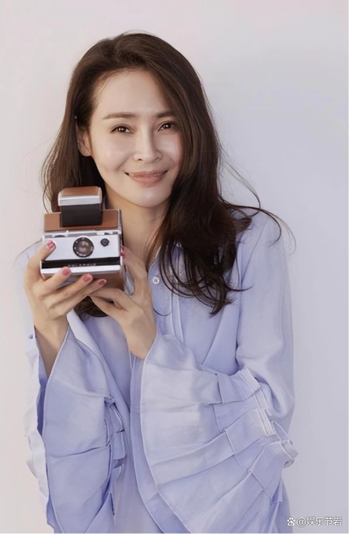 40岁知名演员于明加,终于为"整容"付出了代价