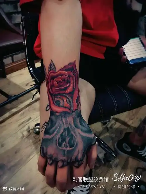 手背骷髅_纹身图案手稿图片_剑锋的纹身作品集