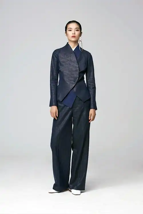 jancho/德玺见萩「香云纱」立领不对称门襟外套 女士西服