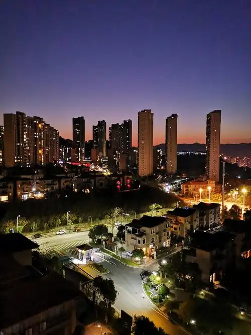 小区夜景