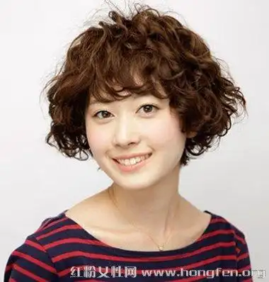 最新潮流短发烫发发型图片 螺旋卷发让你时尚感大增(3)