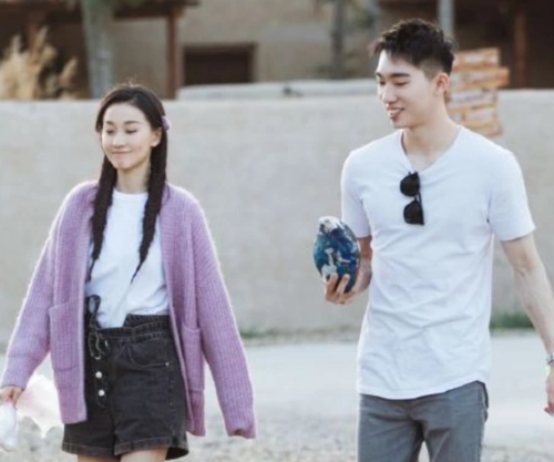 萧亚轩被男友感动落泪,张豆豆和男嘉宾约会像按照剧本