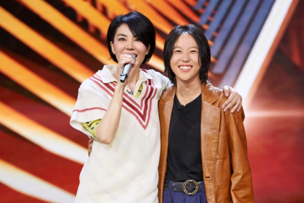 《幻乐之城》王菲综艺首秀,和窦靖童的互动超暖!