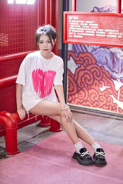 万科云城夜景人像 半身全身特写 霓虹灯