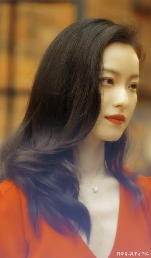 倪妮红裙图片:美艳如朱锁锁