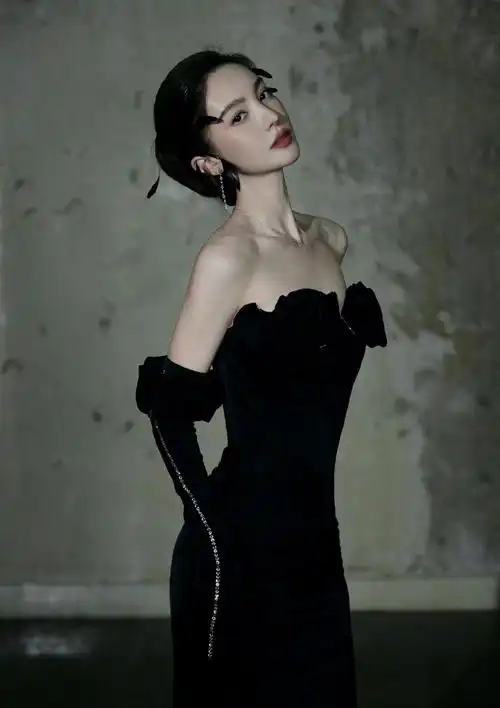 金晨黑玫瑰##金晨黑玫瑰面纱大片