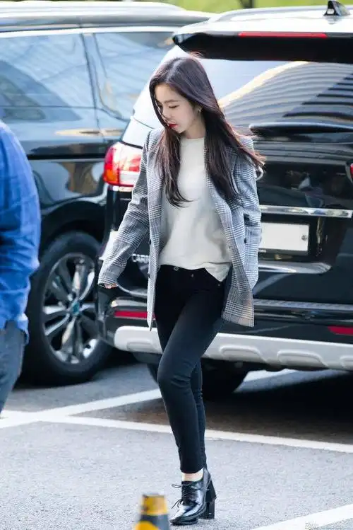 四代神颜裴珠泫你裴姐不仅颜值高实力强穿搭也是一把好手