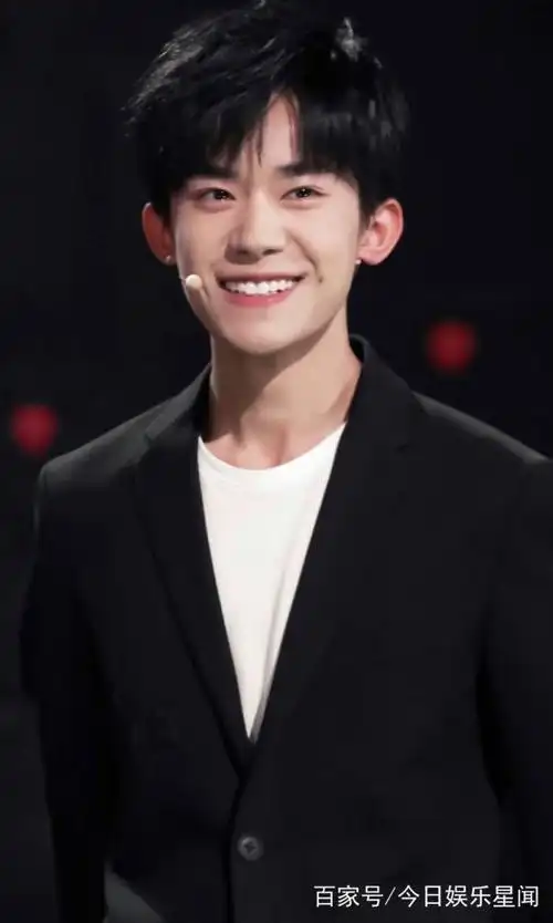 电影少年的你定档6月27周冬雨易烊千玺双双寸头亮相