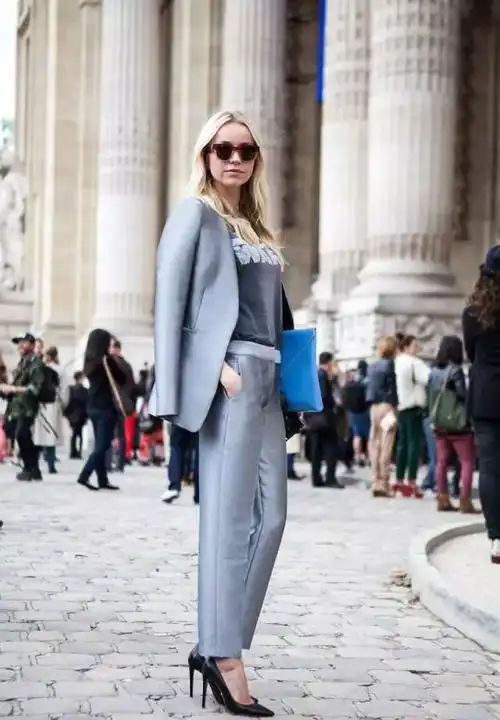 年末热门搭配色?蓝色搭上灰色就要这么穿!