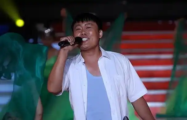 13年前,爆红后承诺,绝不会抛弃糟糠妻的刘大成,他真的做到了吗