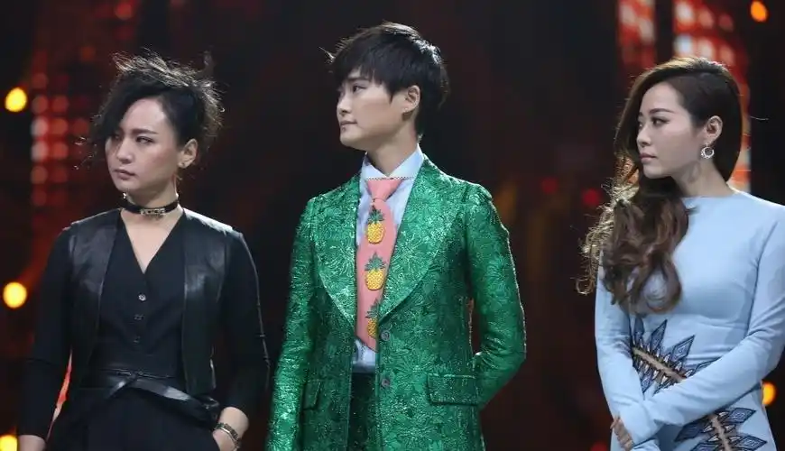 周笔畅被《中国好声音》音乐总监打低分,为何张靓颖粉丝那么开心