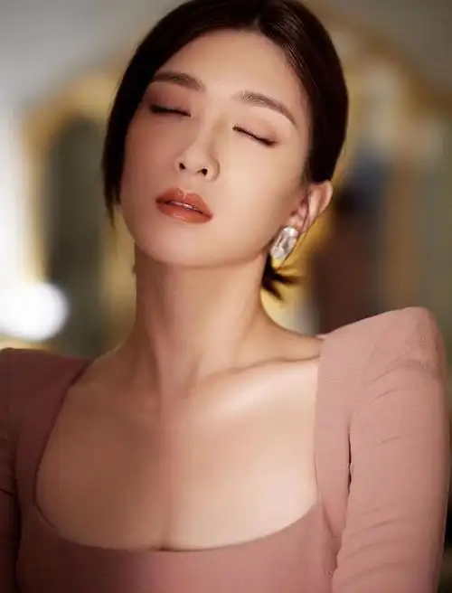 醉人的娇艳迷人的媚惑江疏影