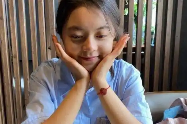 赵今麦素颜"美到不敢信",晒"男友视角"近照,"真实身高"引猜测