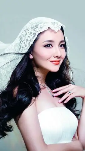 孙茜优雅迷人写真,这颜值太美了,你感觉如何