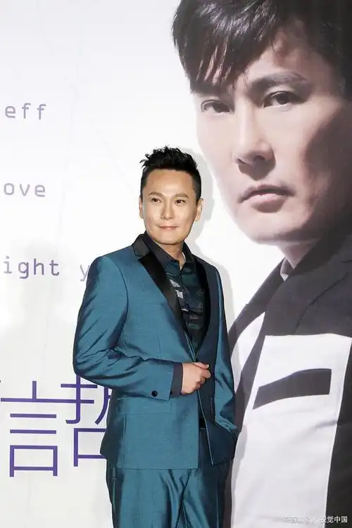 疯狂小杨哥3000万豪赌!3万免费票送粉丝,群星演唱会引爆期待!