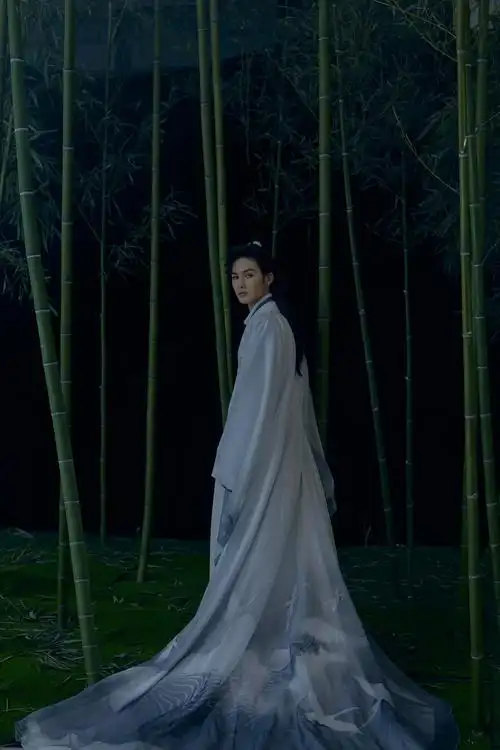 朱正廷古风写真大片长袍造型风度翩翩