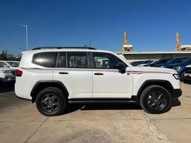 越野卫冕之王酷路泽车型多价格亲民电话18522883181